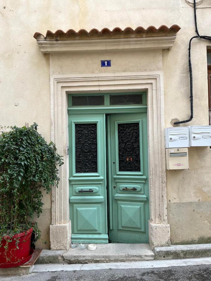 Studio De Charme Au Coeur De Valreas Exterior photo